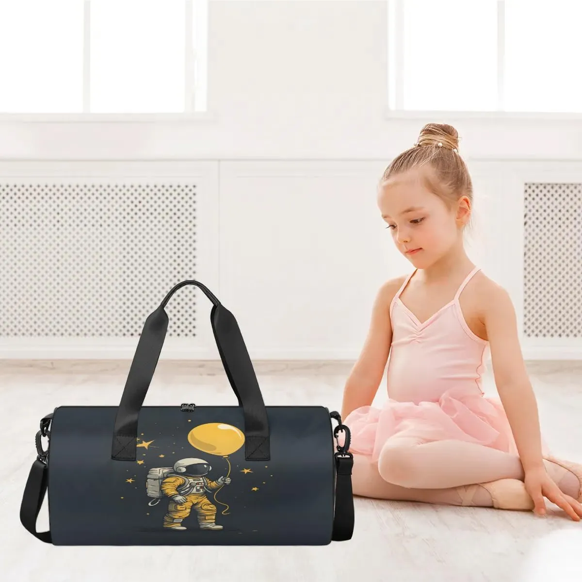 Astronaut in Space Gym Bag for Women Men Lightweight Weekender Travel Bag Stylish Duffle Bag for Gym Travel Overnight Carry On