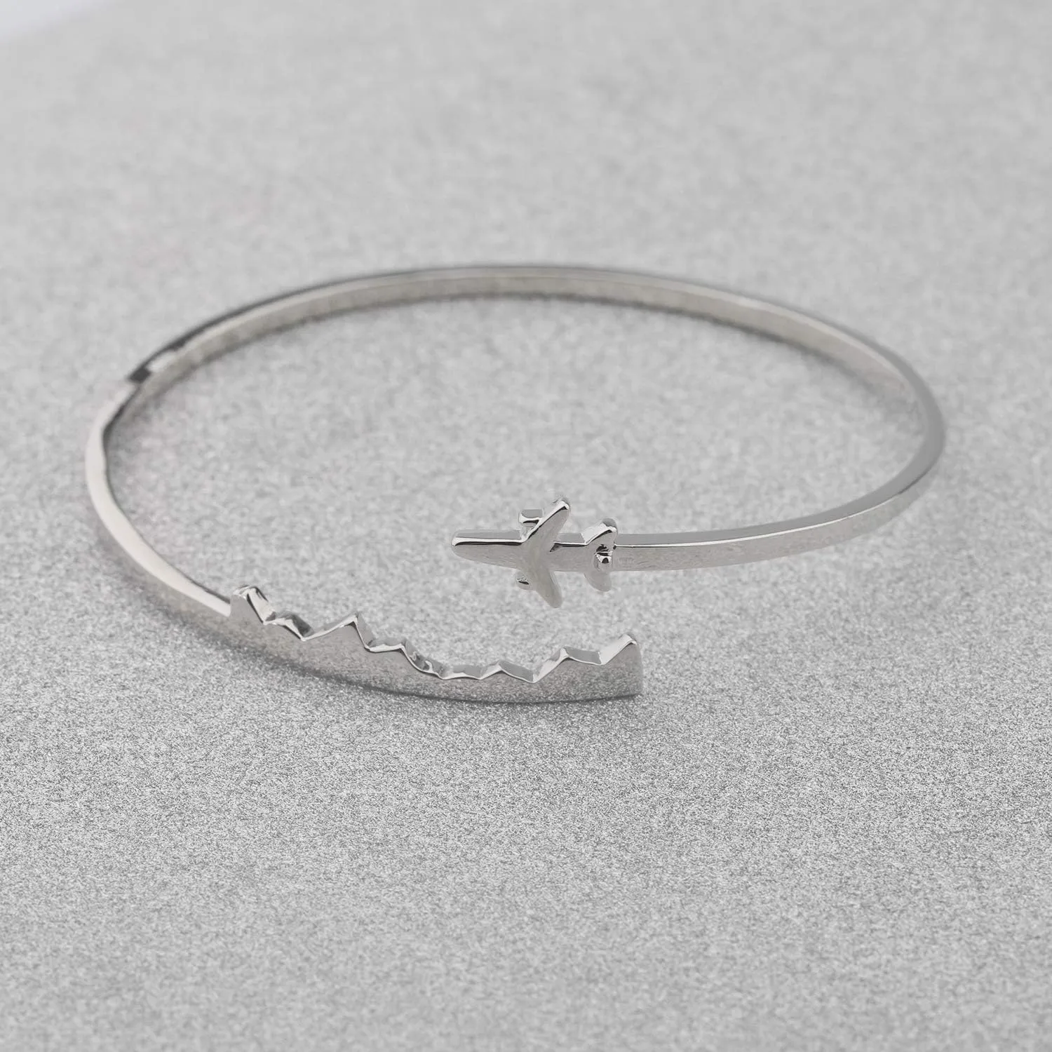 BAUNA World Travel Airplane Bracelet Pilot Gift Open Cuff Bangle Bracelet Aviation Jewelry Flight Attendant Gift
