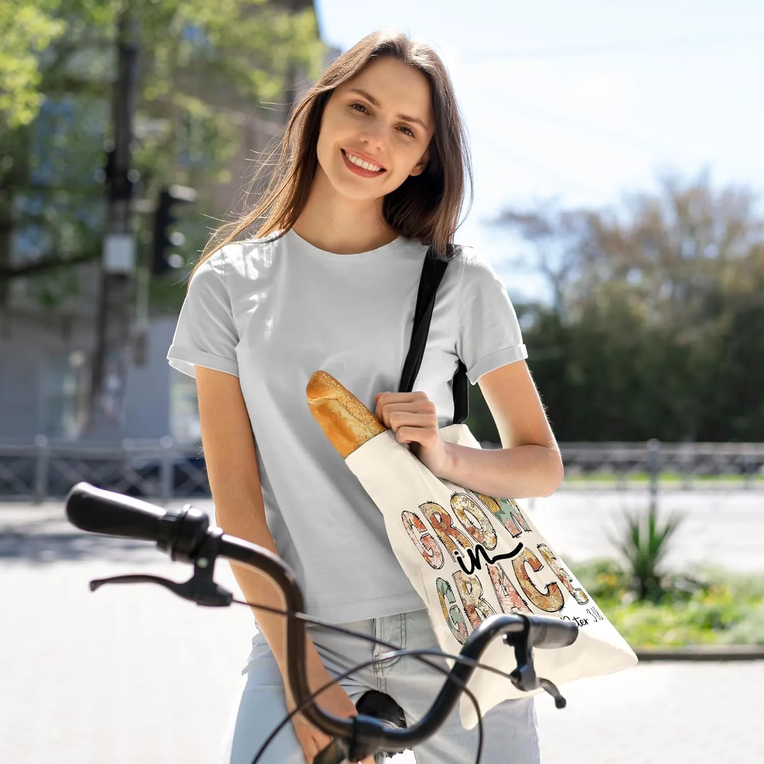 Canvas Tote Bag Aesthetic for Women, Cute Tote Bag with Zipper Pocket, Heavy Duty Reusable Shopping Bags for Grocery