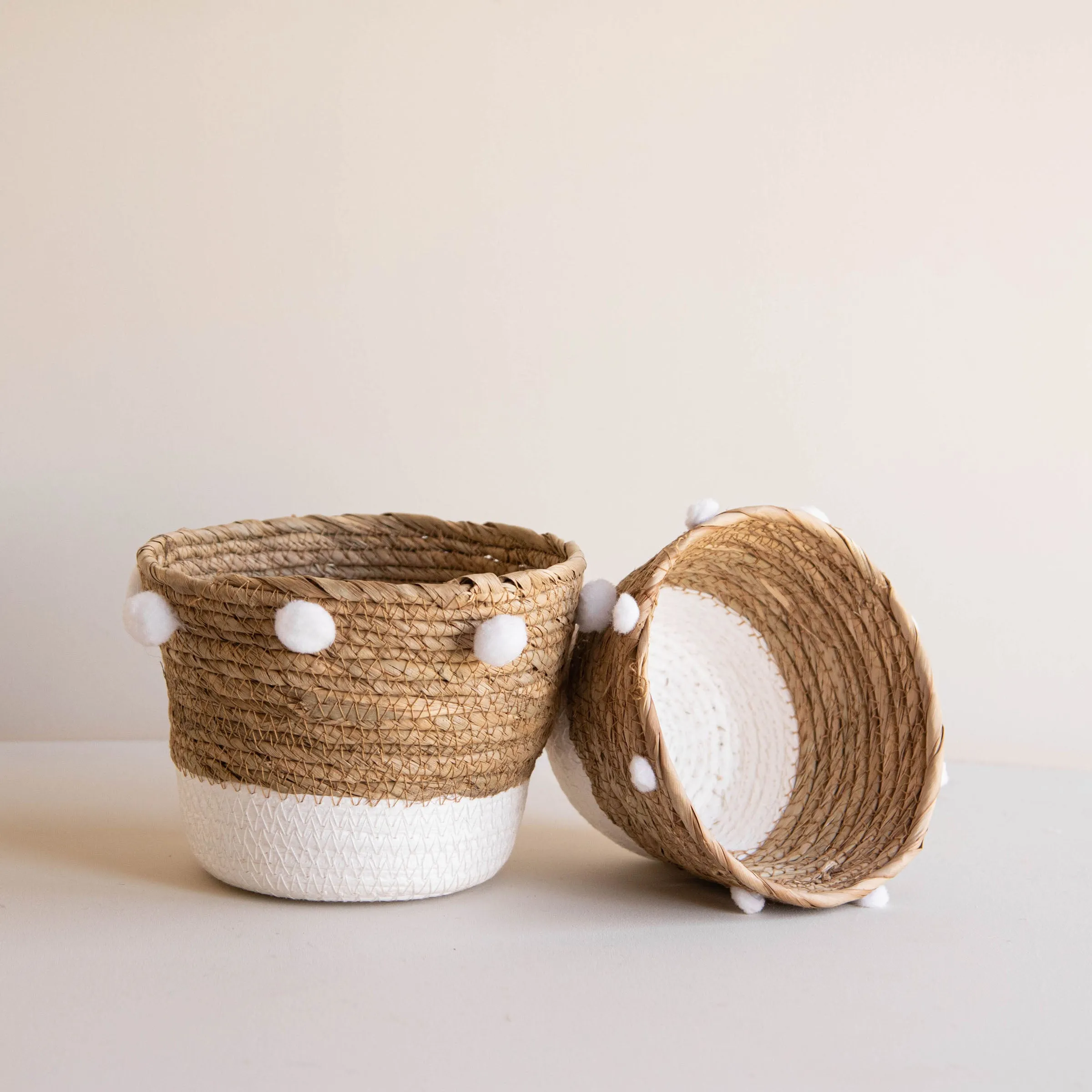 COPAL SET 2 CATTAIL STORAGE WHITE GIFT BASKETS WITH POM POMS (MIN 2)