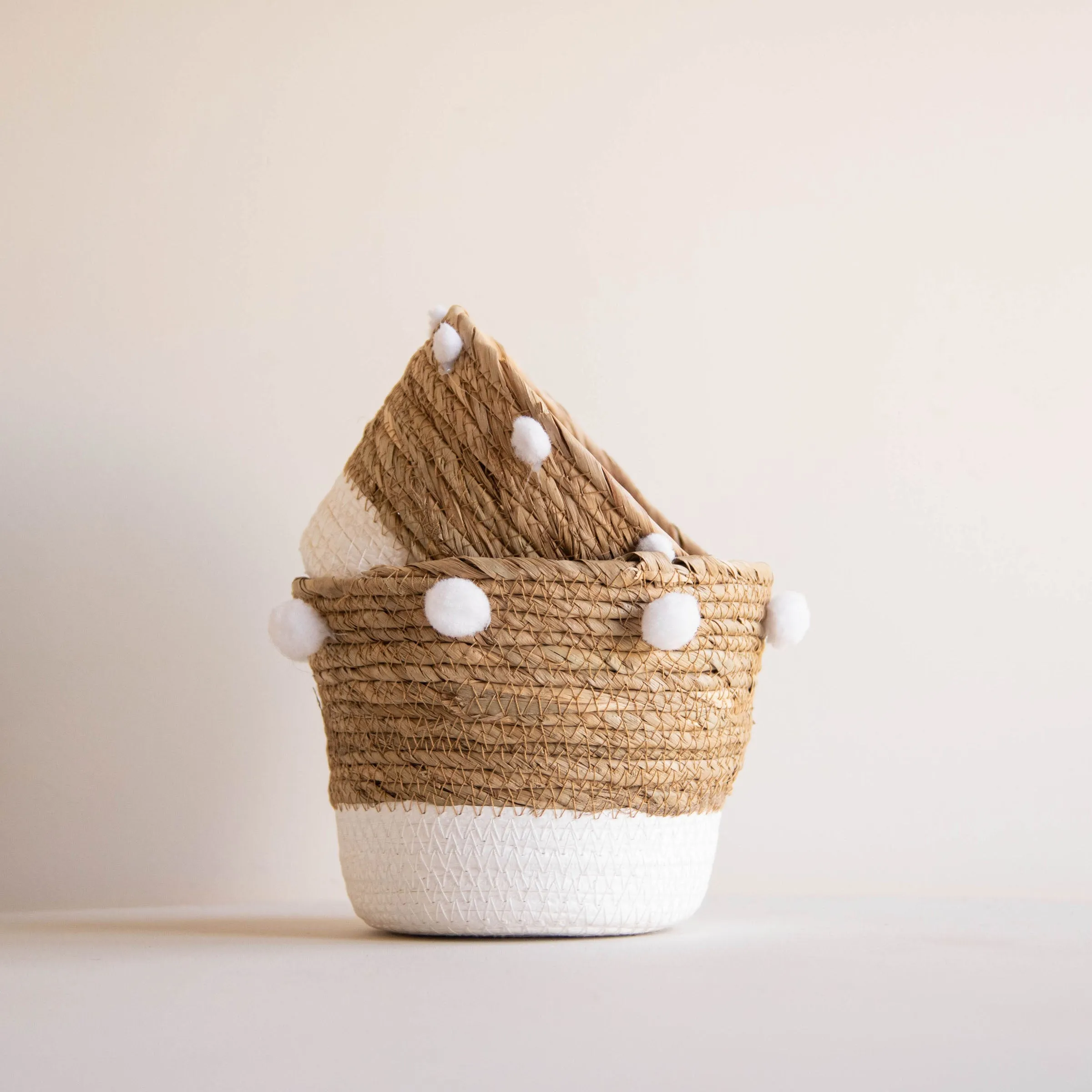 COPAL SET 2 CATTAIL STORAGE WHITE GIFT BASKETS WITH POM POMS (MIN 2)