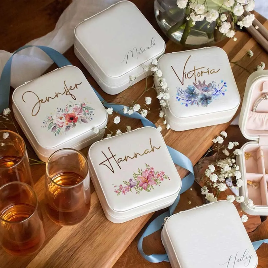 DayOfShe Bridesmaid Proposal Gifts Personalized Travel Jewelry Box-Leather Small Jewelry Organizer for Maid of Honor Gift for Bridesmaids
