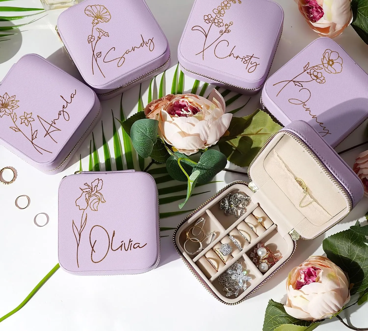 DayOfShe Mom Gifts Travel Jewelry Box with Birth Flower and Name Personalized Small Jewelry Case for Mother Birthday Gifts Bridesmaid Gifts