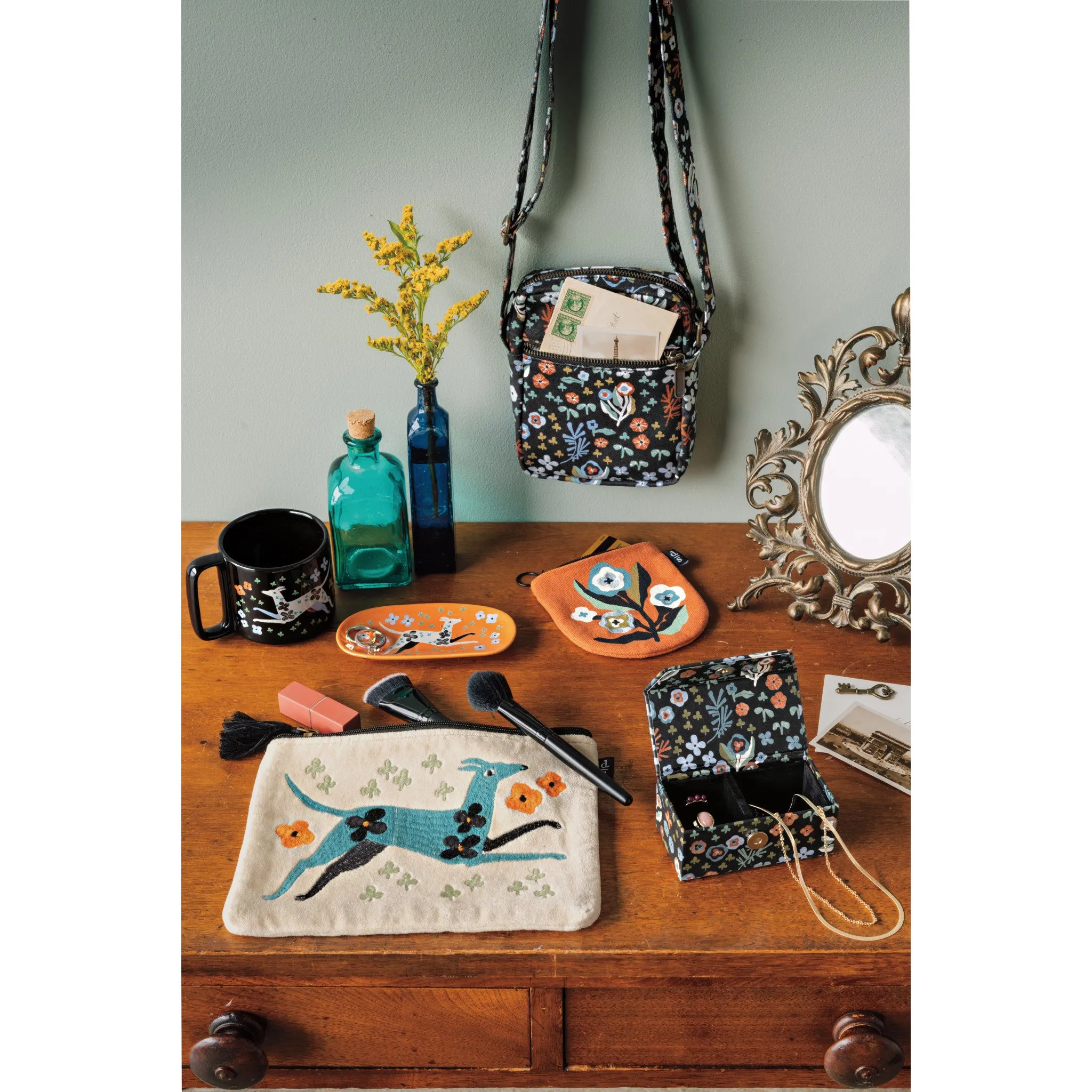 Dogwood Travel Jewelry Case