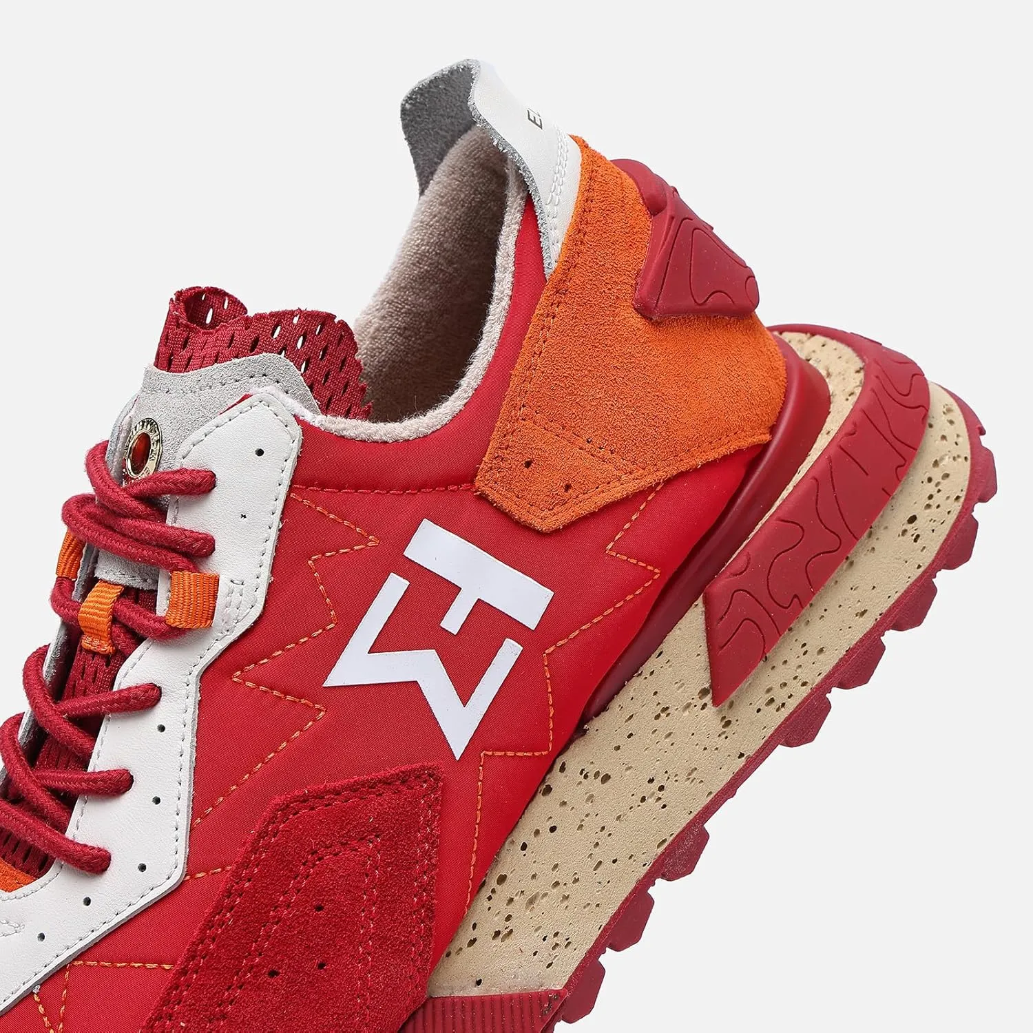 ELHANN.H The NSJ Sneakers Mix of Modernity & Graphic, with a Dynamics Touch.