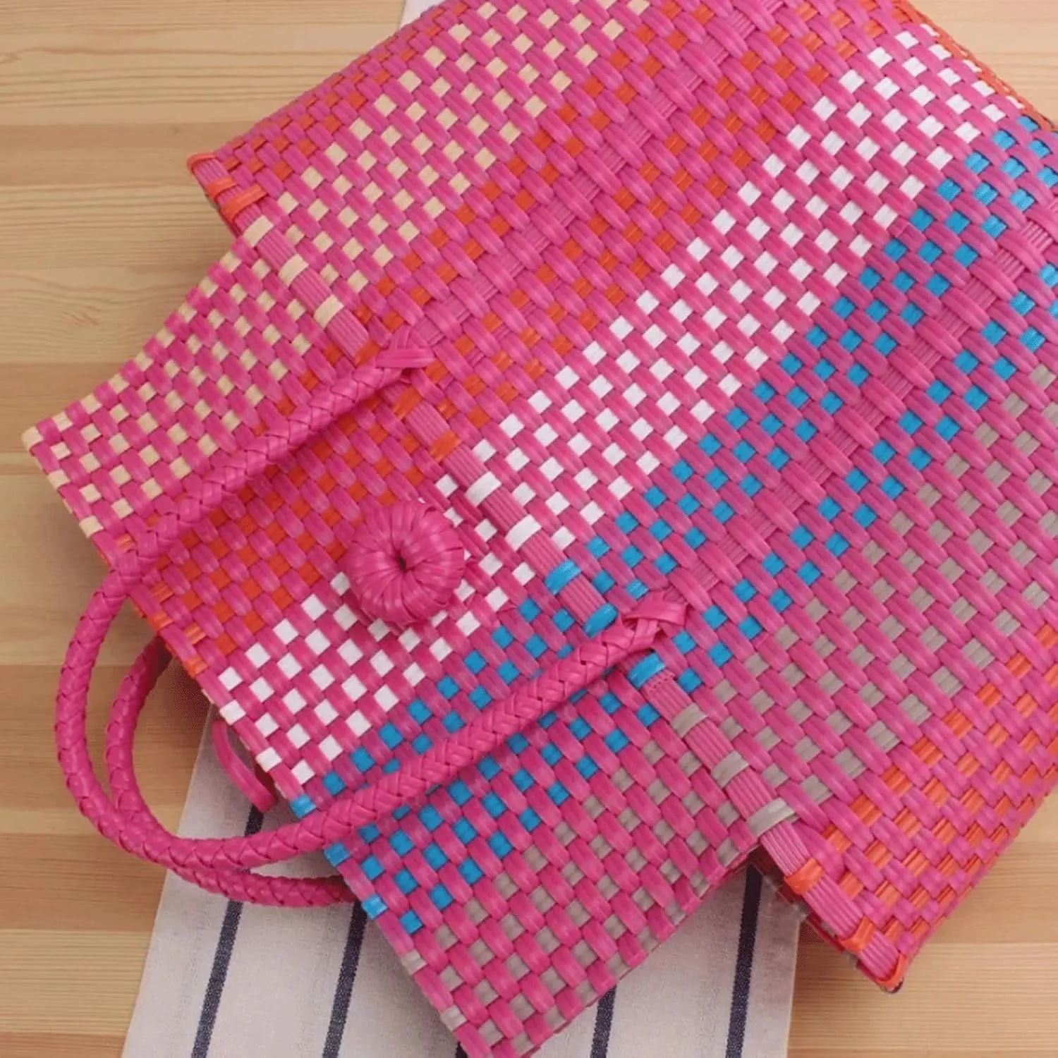 Hand Woven Summer Travel Plaid Pattern Plastic Woven Tote Bag Large Capacity Handbag for Picnic Beach