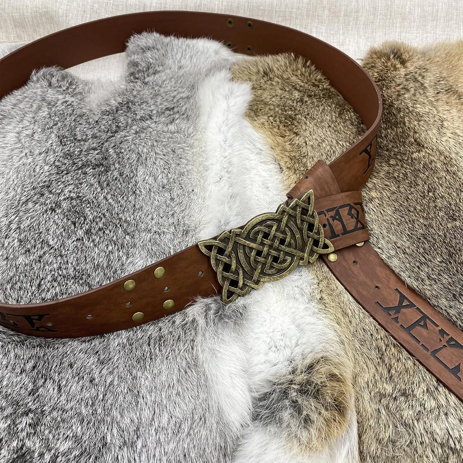 HiiFeuer Viking Embossed Buckle Belt, Nordic Faux Leather Knight Belt, Retro Medieval Warrior Belt for LARP Cosplay Halloween