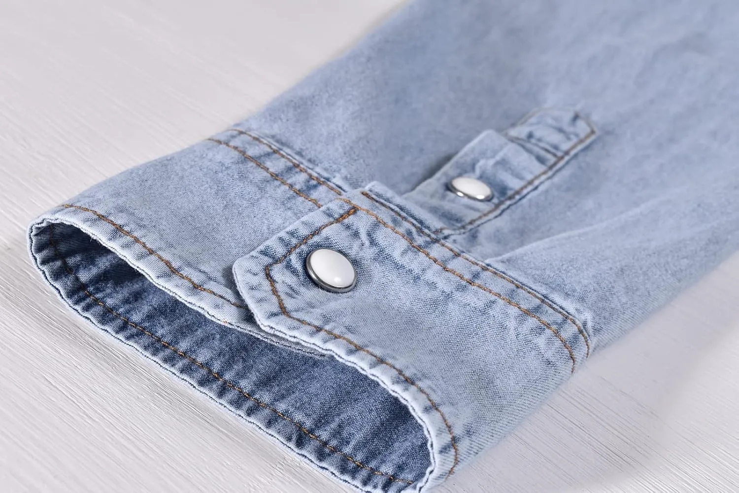Men's Long Sleeve Double Pocket Snap Denim Shirt