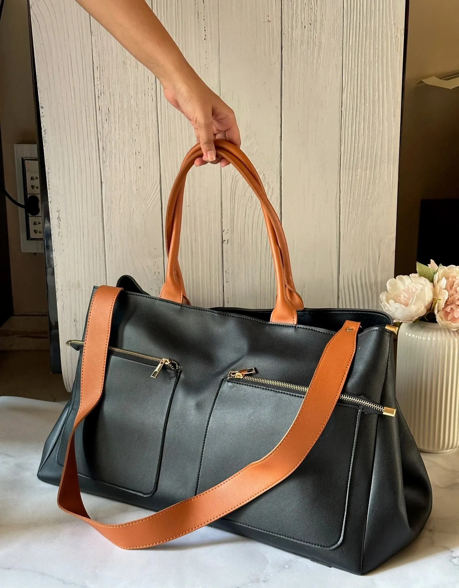 ON THE GO DUFFLE BAG