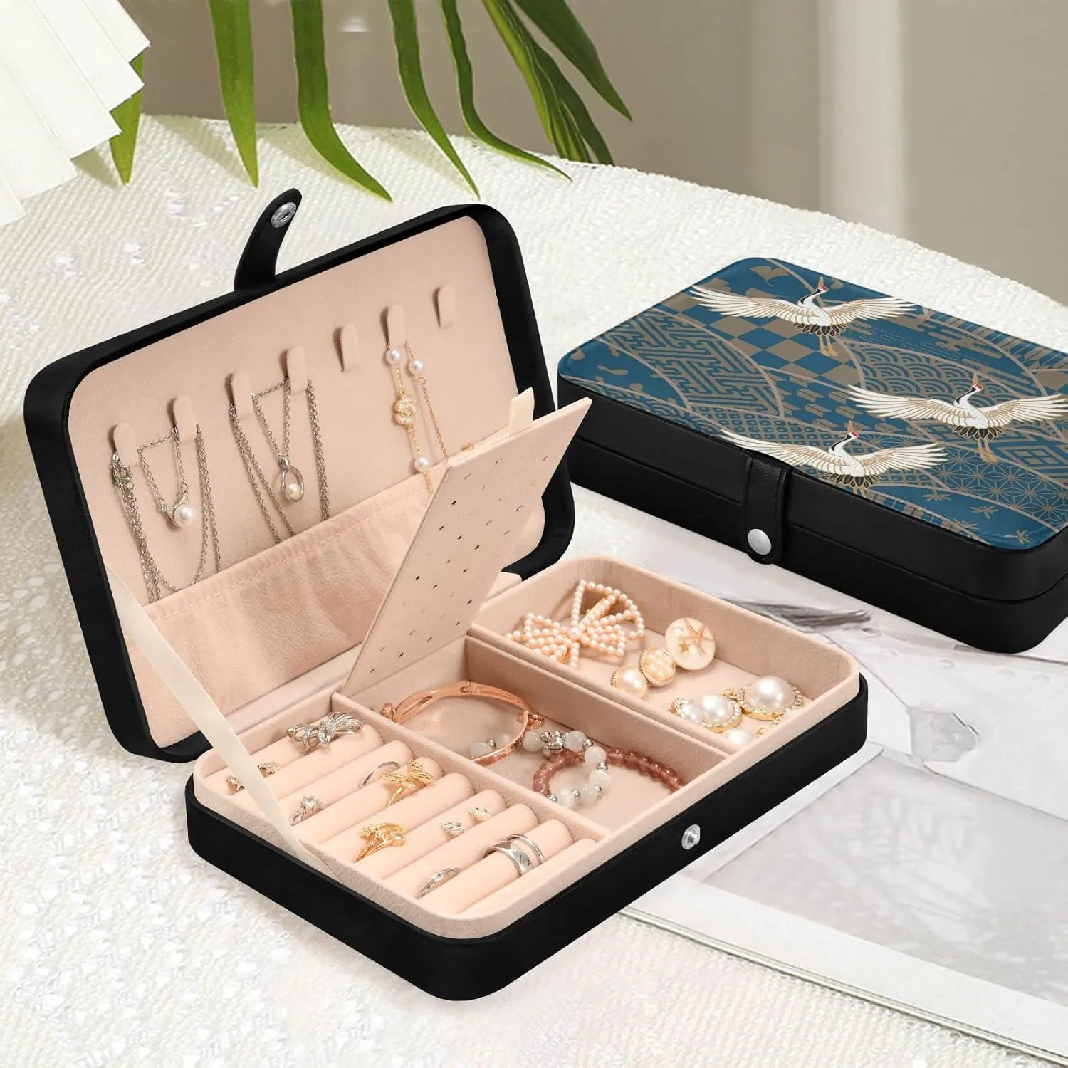 Oyihfvs Blue Japanese Traditional Waves Two Cranes Chrysanthemum Flowers Leather Jewelry Bag, Jewelry Storage, Portable Jewelry Organizer Boxes for Women Lady Necklace, Earrings, Rings, Bracelet