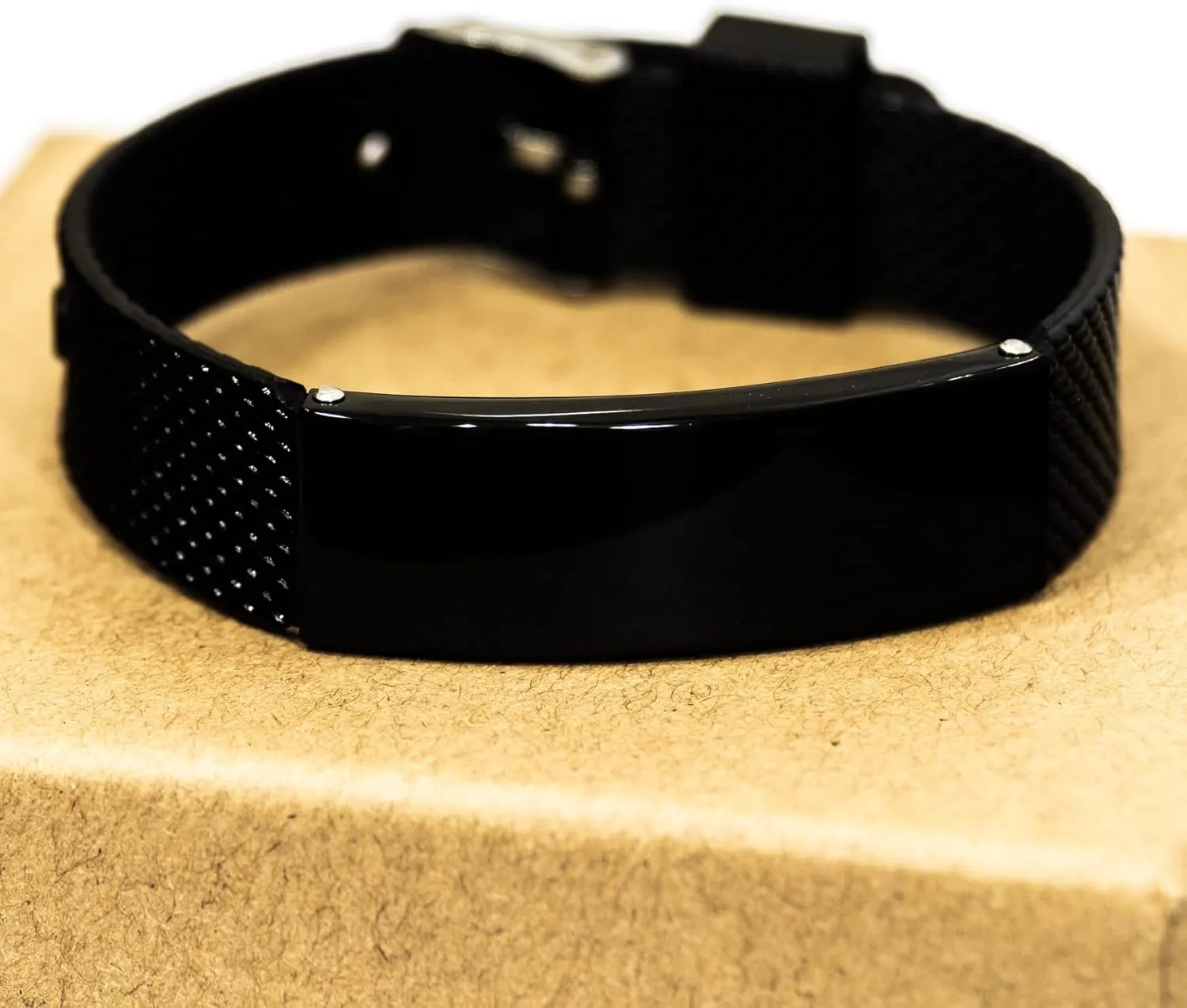 Personalized Medical Alert Black Shark Mesh Bracelet, SOS Emergency Health Life Alert Medical ID Engraved Stainless Steel Jewelry Free Engraving Adjustable Black Customized Bracelet for Men Women Kiss