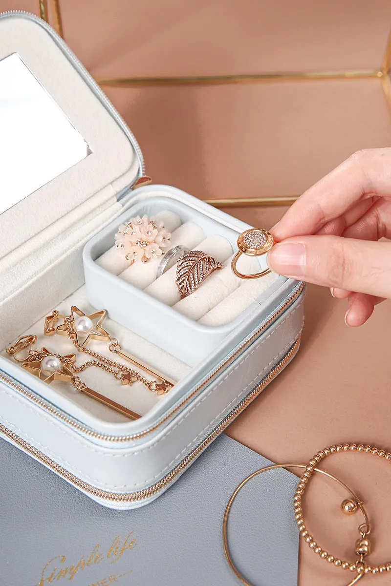 Portable travel jewelry box
