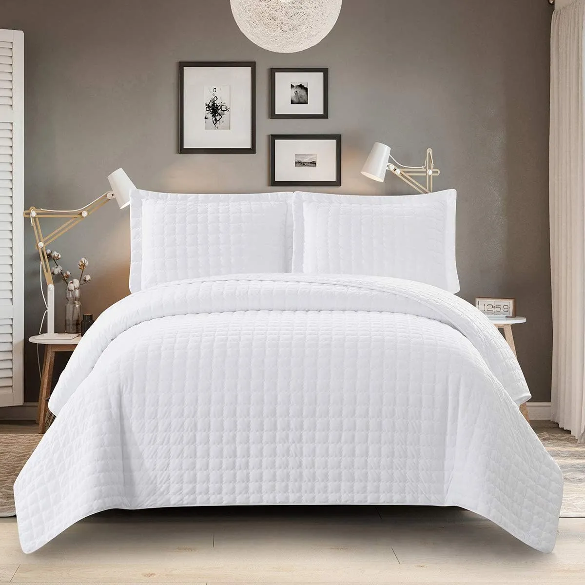 Royal Tradition Plush Velvet White Coverlets, Queen Oversized 3pc Quilt Set (92-Inch Wide x 96-Inch Long) All Seasons Quilted Checkered Bedspread