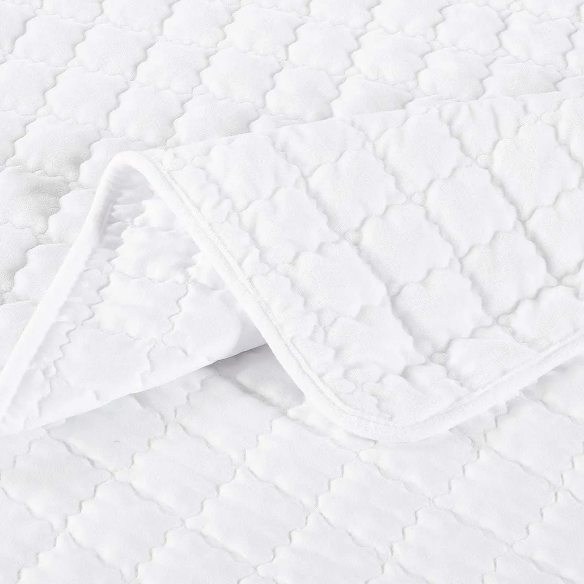Royal Tradition Plush Velvet White Coverlets, Queen Oversized 3pc Quilt Set (92-Inch Wide x 96-Inch Long) All Seasons Quilted Checkered Bedspread