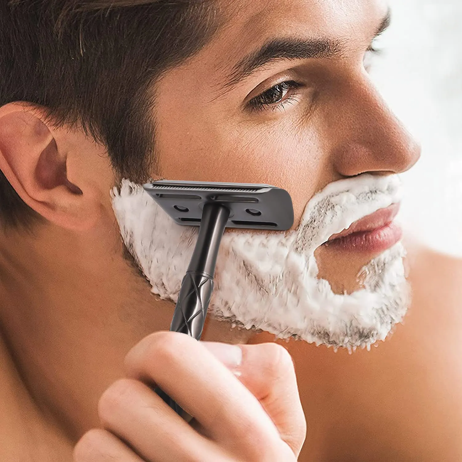 Safety Razor - Single Blade, Eco-Friendly, Double Edge, Closed Comb, Brass, Reusable (Black)
