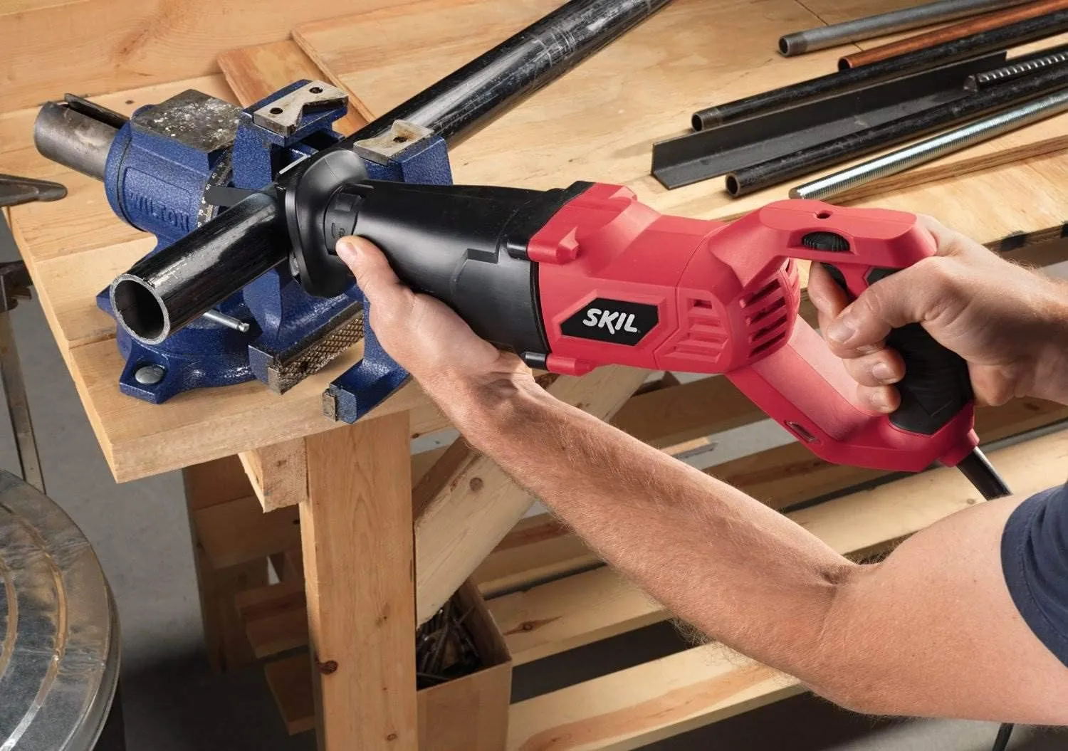 SKIL 9216-01 9 Amp Reciprocating Saw,Red