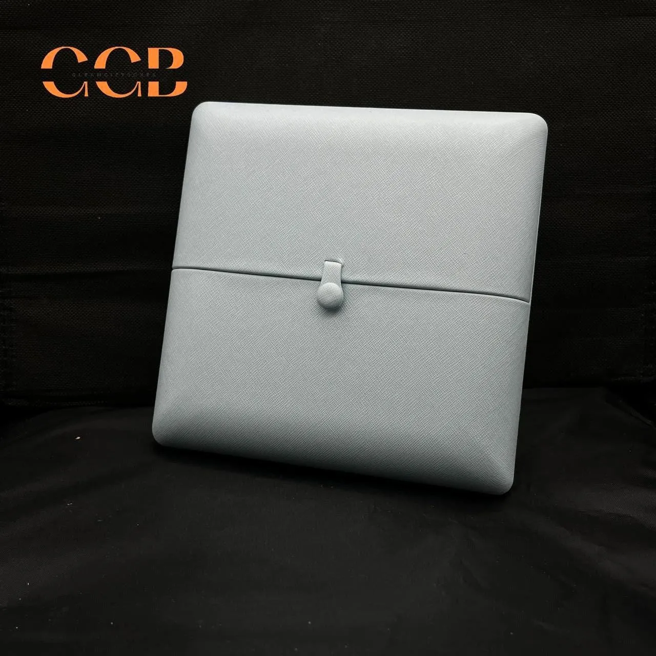 Sky blue velvet pearl necklace box