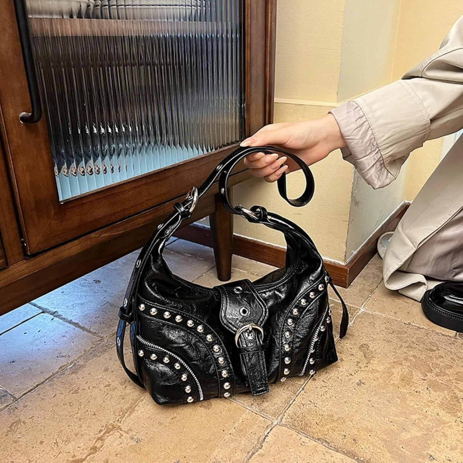 Studded Shoulder Bags Grunge Purse for Women Faux Leather Hobo Purse Y2k Dumpling Bag Summer 2000s Streetwear